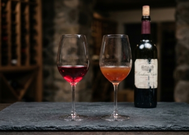 Xả Kho Rượu Vang Nhập Khẩu Cận Date: Rủi Ro Cần Biết Trước Khi Mua