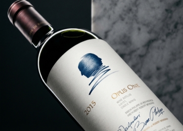 Đánh Giá Rượu Vang Opus One: Tuyệt Tác Giao Thoa Pháp – Mỹ (Kèm Tasting Notes)