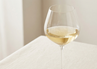 Rượu Vang Trắng Được Sản Xuất Như Thế Nào? Quy Trình Chuẩn Chuyên Gia
