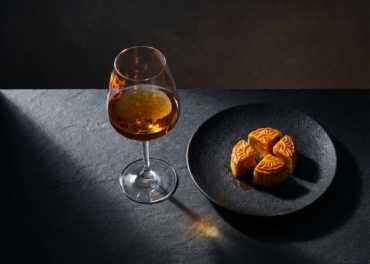 Nghệ Thuật Pairing Vang Ngọt (Dessert Wine) & Bánh Trung Thu Chuẩn Chuyên Gia